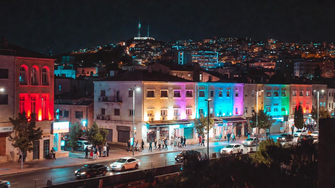 התאונה הקלה בירושלים שהובילה למסיבה מטורפת עם זרים